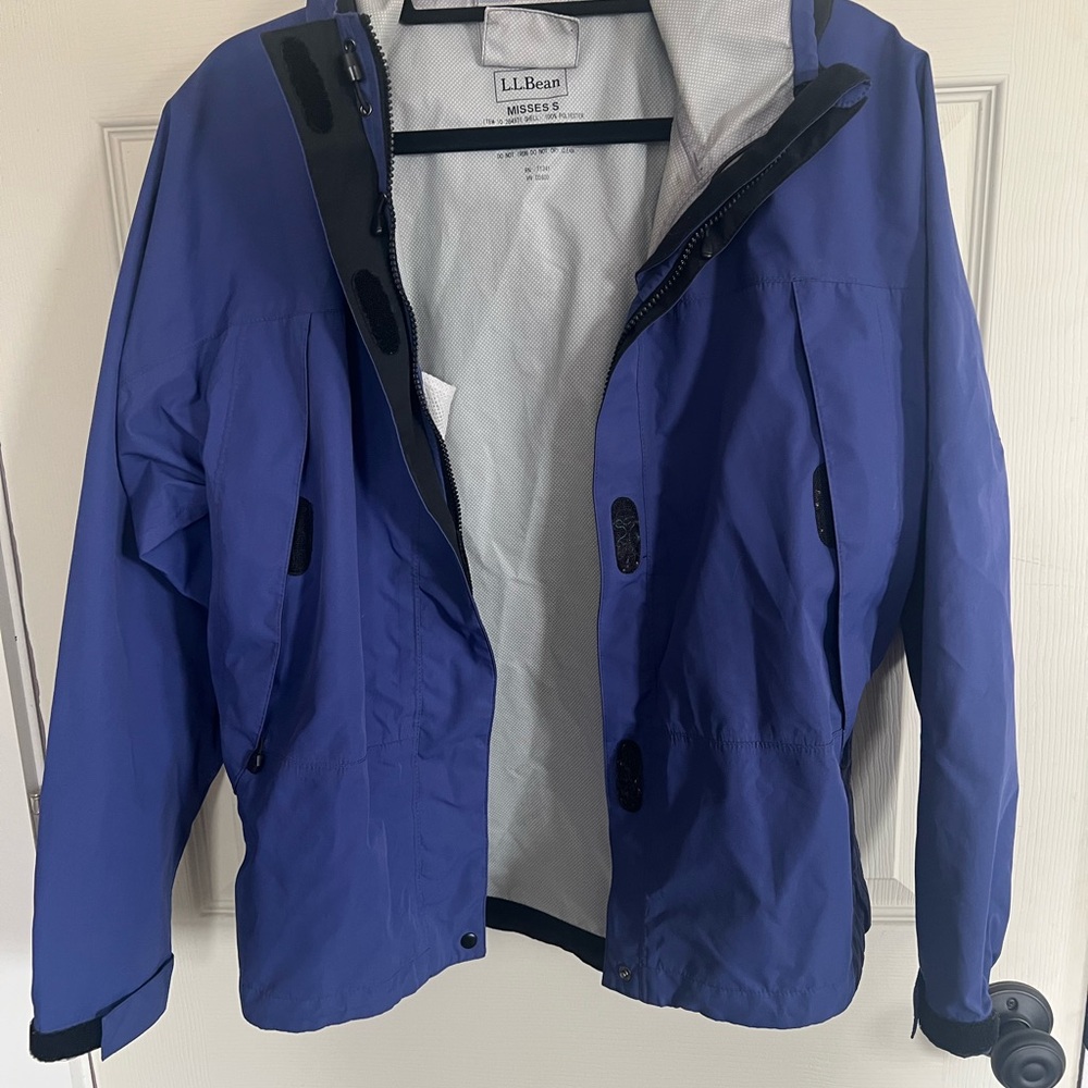 L.L. Bean Waterproof Hooded Jacket - W Size S (Gently Worn)